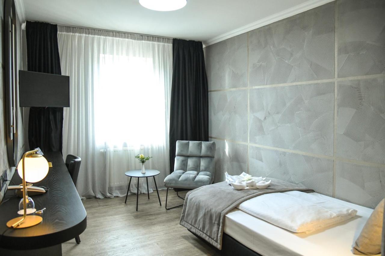 Hotel Zum Weissen Ross 3*