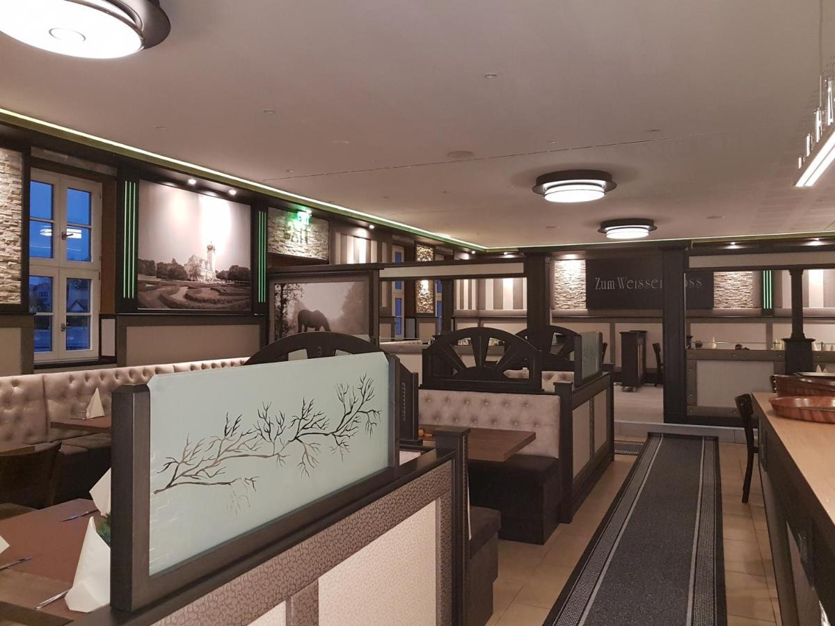 Zum Weissen Ross Hotel 3*