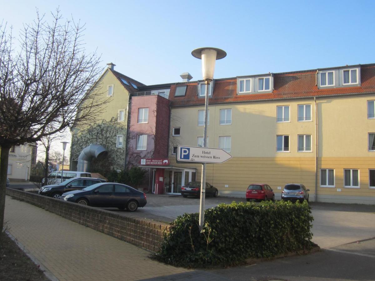 Zum Weissen Ross Hotel